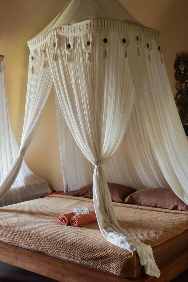 Yut'S Inn Flower Paradise Gili Gede 외부 사진
